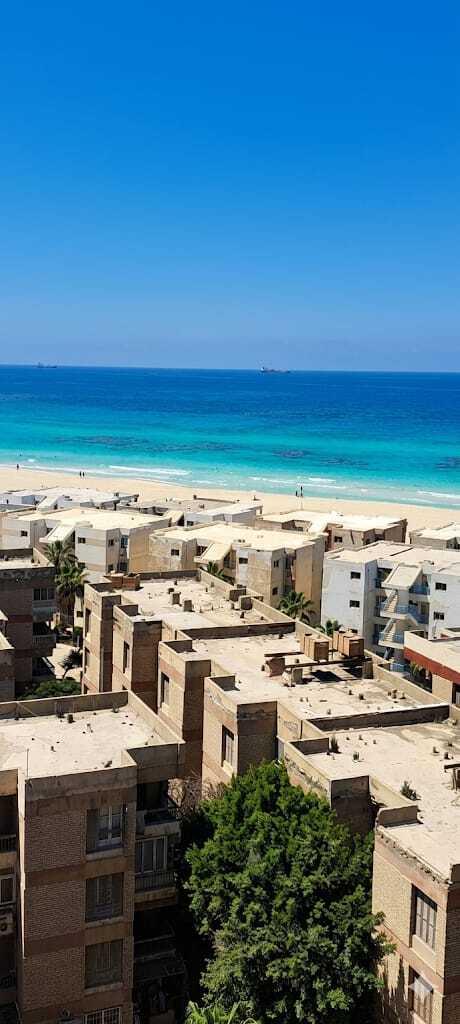 مصيف اسكندرية سبتمبر ٢٠٢٦: البحر لسه دافي والمدينة بتفضى