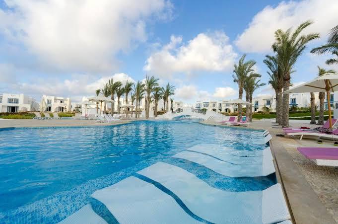 Luxury Greek Twin Villa | Pool View | Private Garden | Steps to Lagoon | Ras El 29